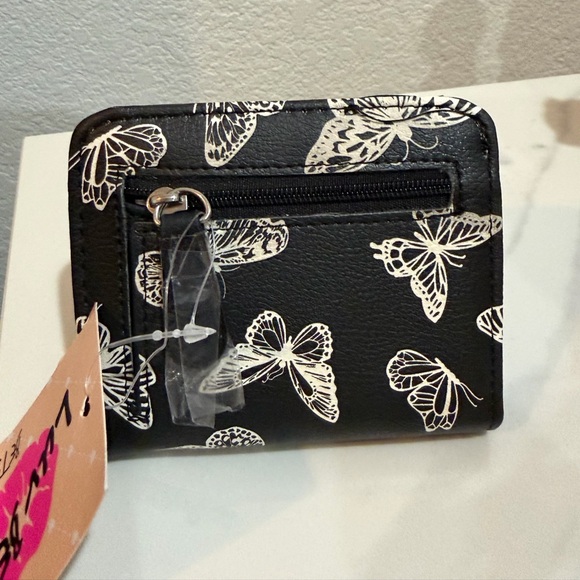 BETSEY JOHNSON Black Butterfly Bifold Wallet 🦋 - Picture 3 of 5